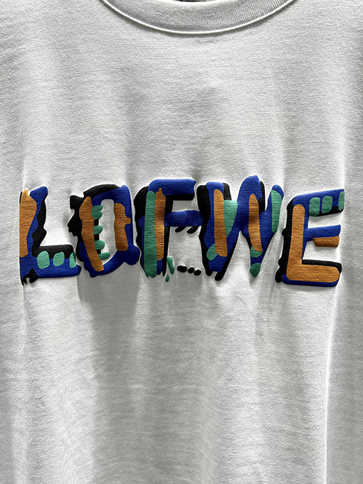 ロエベ 発泡プリント 配色グラフィティ風ロゴ 半袖Tシャツ