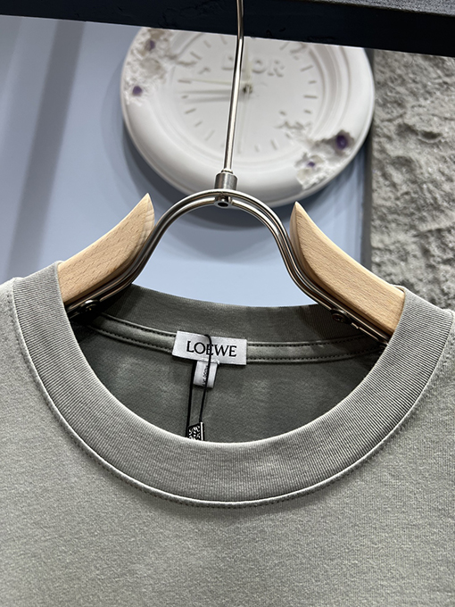 ロエベコピー フェルトロゴ パッチ付き 半袖Tシャツ