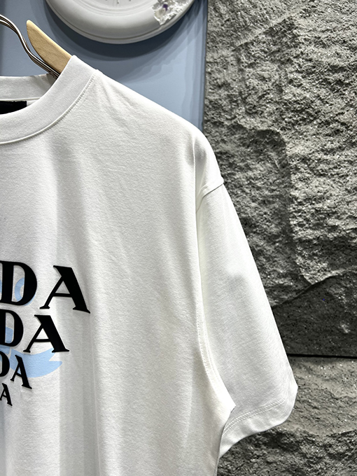 プラダロゴプリント 英字デザイン 半袖Tシャツ