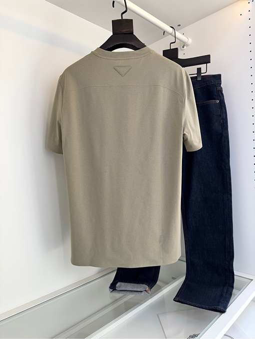プラダスーパーコピー三角ロゴワッペン装飾 クルーネック半袖Tシャツ