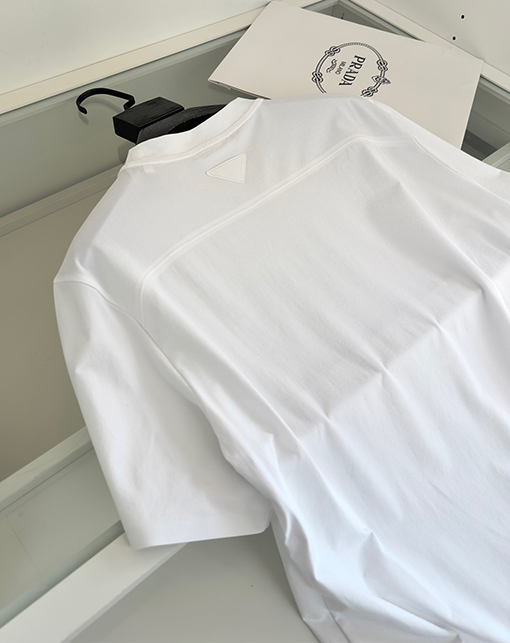 プラダスーパーコピー三角ロゴワッペン装飾 クルーネック半袖Tシャツ