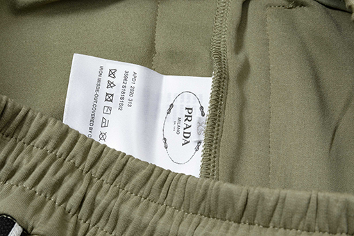 プラダロゴプリント 5分丈ショートパンツ
