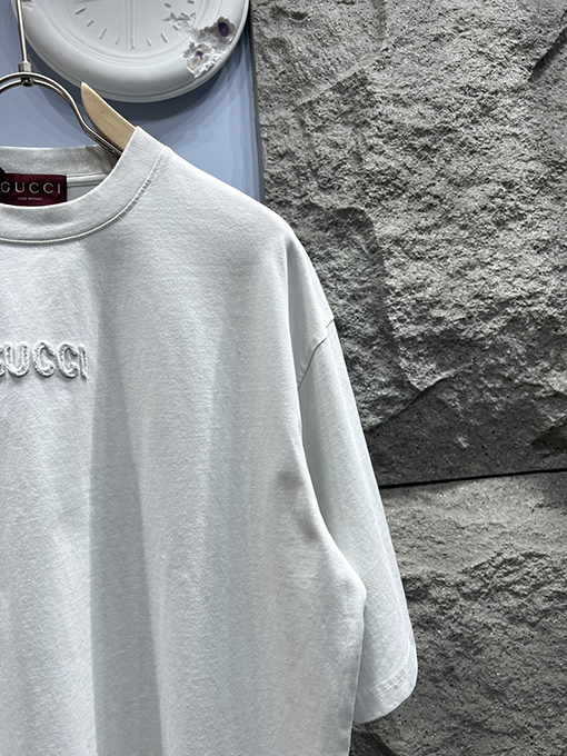 グッチスーパーコピー新作 ミニロゴワッペン刺繍 半袖Tシャツ