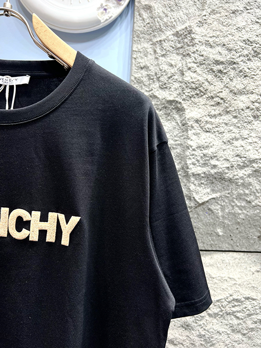 ジバンシイフロッキーロゴレタリング 半袖Tシャツ