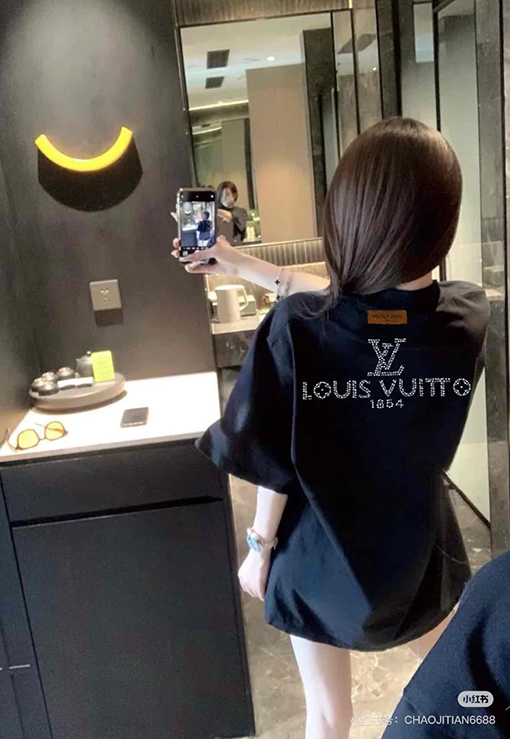 ルイヴィトンパールロゴレタリング 半袖Tシャツ
