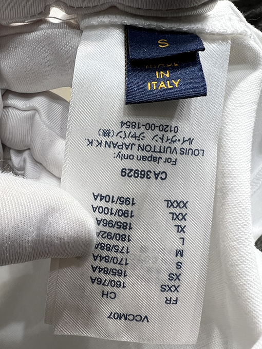ルイヴィトンパールロゴレタリング 半袖Tシャツ