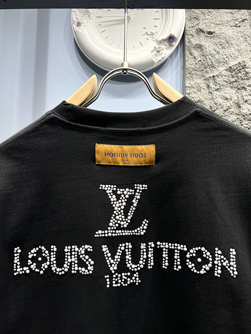 ルイヴィトンパールロゴレタリング 半袖Tシャツ