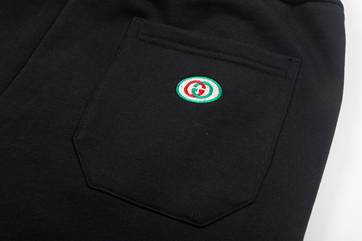 グッチブラシ刺繍ロゴ ショートパンツ