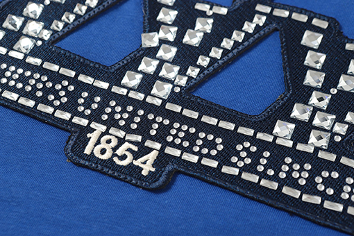ルイヴィトン25SS 新作 ストーン付き バッジ刺繍 半袖Tシャツ