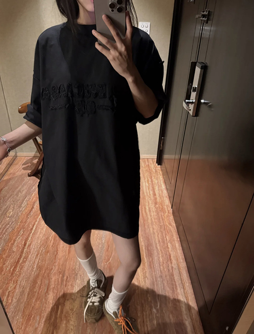 バレンシアガアップリケ刺繍 半袖Tシャツ