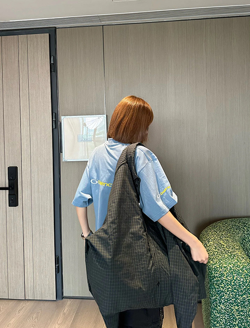 バレンシアガ25SS 新作 サークルロゴ 前後刺繍 半袖Tシャツ