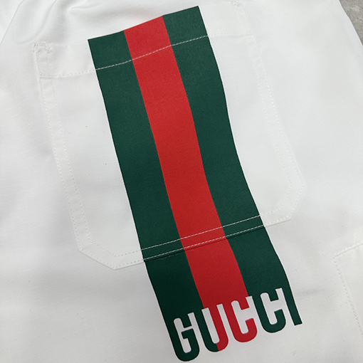 グッチスーパーコピービッグポケット レッド×グリーン プリントショートパンツ