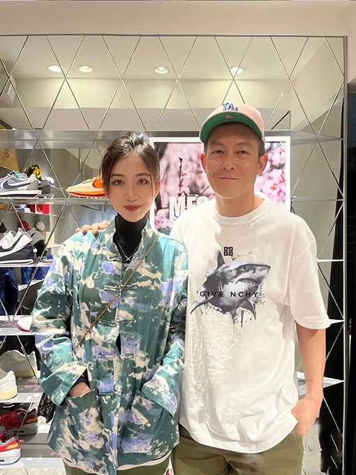 ジバンシイ ストリートトレンド 大きなサメプリント半袖Tシャツ