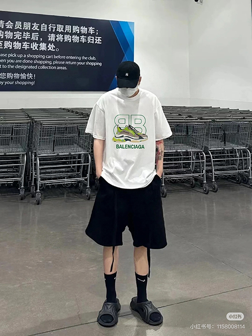バレンシアガ新作ダッドスニーカーコラボ ダブルBロゴプリント半袖Tシャツ