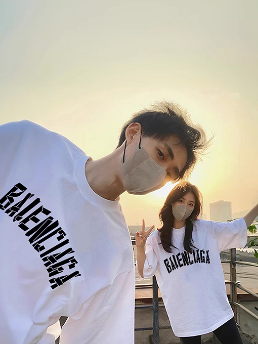 バレンシアガスーパーコピーテーププリントロゴクルーネックゆったりユニセックス半袖Tシャツ