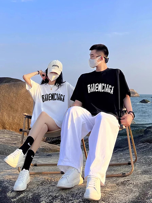 バレンシアガスーパーコピーテーププリントロゴクルーネックゆったりユニセックス半袖Tシャツ