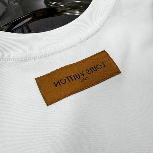ルイヴィトンフロント刺繍半袖Tシャツ