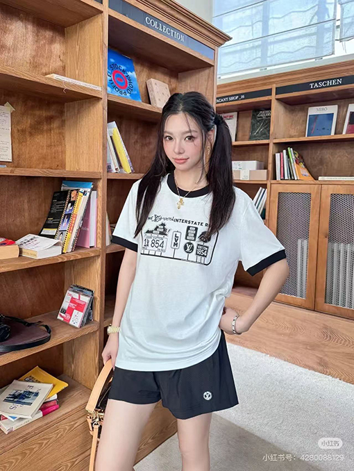 ルイヴィトンコピーデジタルプリント半袖Tシャツ