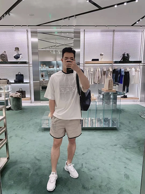 フェンディ25SS FFロゴプリント半袖Tシャツ