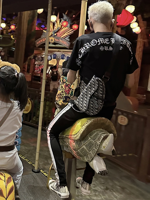 クロムハーツロゴプリント半袖Tシャツ