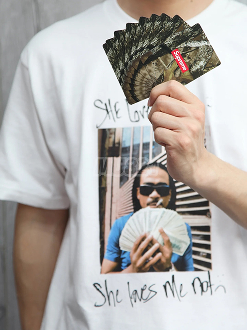シュプリームコピー SUPREME SS25 MAX B TEE人物プリント半袖Tシャツ