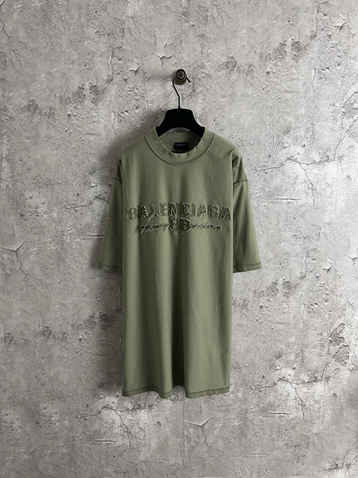 バレンシアガワッペンロゴ刺繍ダメージ加工Tシャツ
