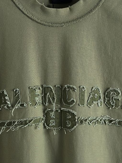 バレンシアガワッペンロゴ刺繍ダメージ加工Tシャツ
