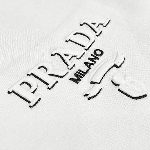プラダロゴ字母入りクルーネックTシャツ