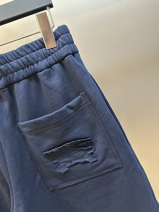 バーバリーコットン製 バトルホース 刺繍 パッチ ショートパンツ