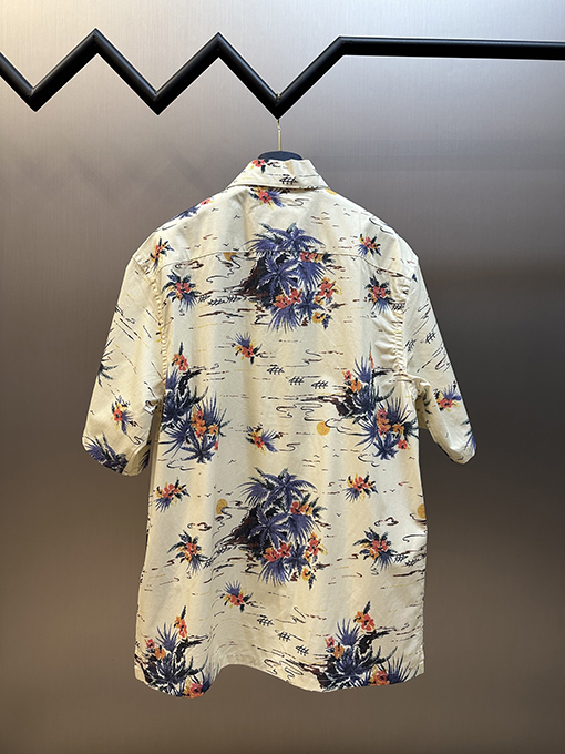 プラダHawaiiプリントシャツ