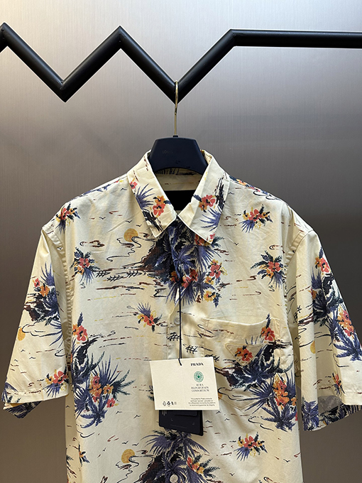 プラダHawaiiプリントシャツ