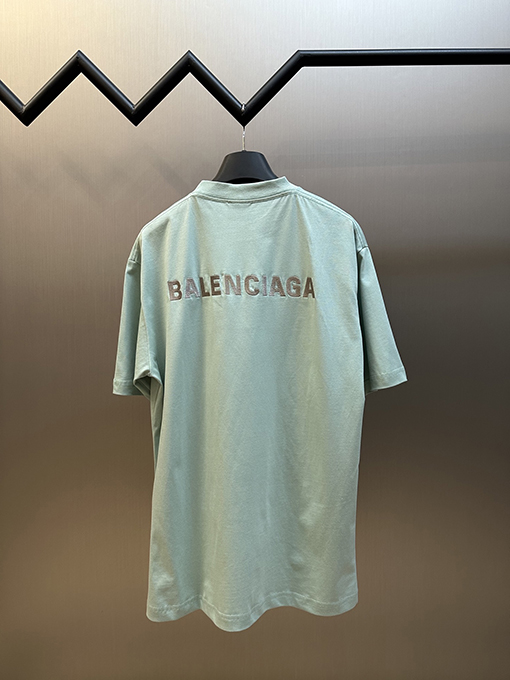 バレンシアガミントグリーンの刺繍スローガン半袖シャツ