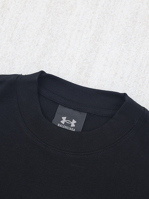 バレンシアガ25SS x UA24 FWコラボアンダーアーマープリント半袖シャツ