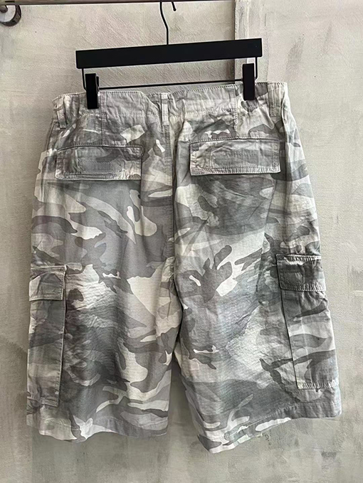 バレンシアガ汚れたペイントチェックコットンショーツ