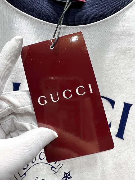 グッチワッペンロゴ付きクルーネック半袖Tシャツ