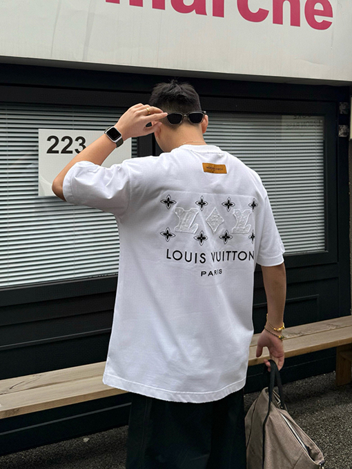 ルイヴィトンコピー新しい布刺繍ロゴ半袖Tシャツ