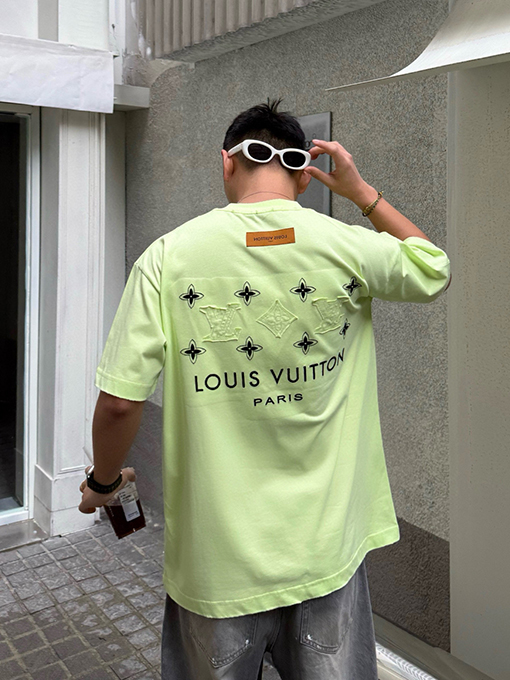 ルイヴィトンコピー新しい布刺繍ロゴ半袖Tシャツ