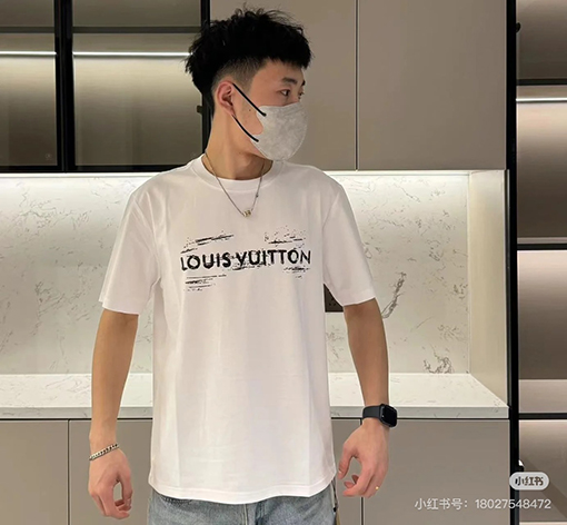 ルイヴィトン新しい文字プリントロゴ半袖Tシャツ