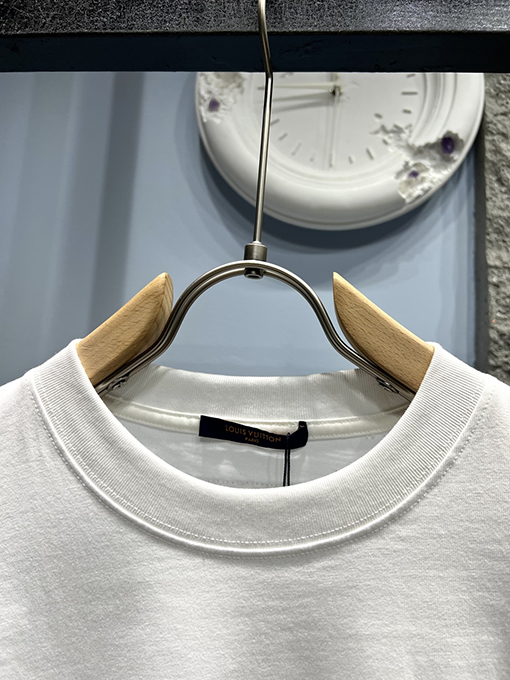 ルイヴィトン新しい文字プリントロゴ半袖Tシャツ
