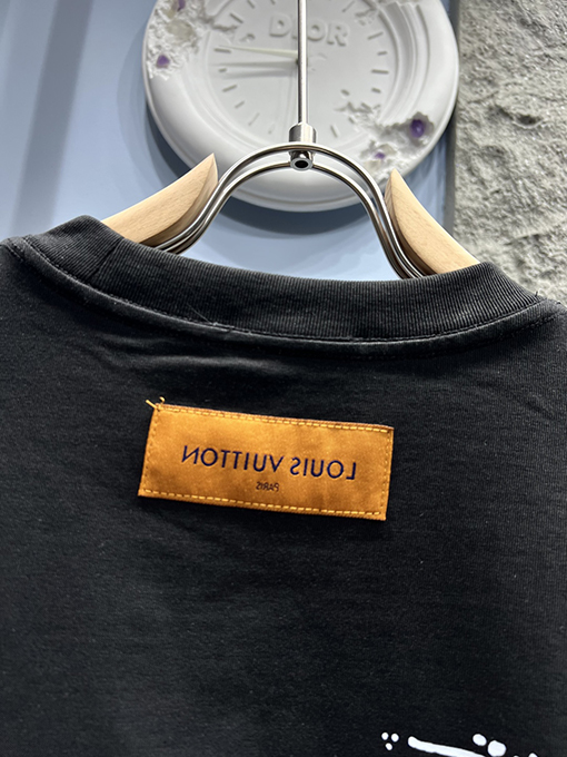 ルイヴィトン新しい文字プリントロゴ半袖Tシャツ