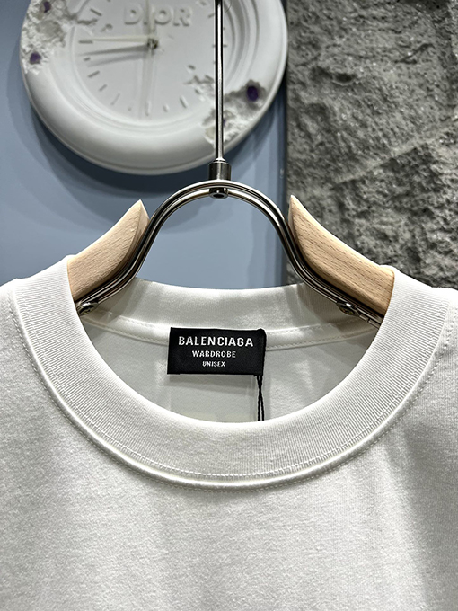 バレンシアガスーパーコピー新しいステッチプリントロゴ半袖Tシャツ