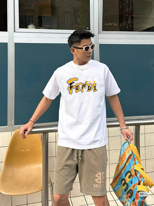フェンディ新しいプリント半袖Tシャツ