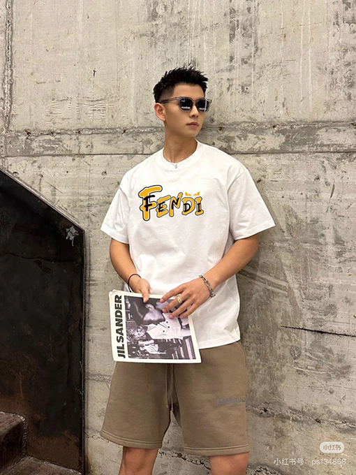 フェンディ新しいプリント半袖Tシャツ
