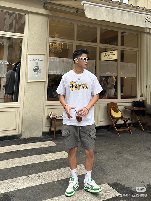 フェンディ新しいプリント半袖Tシャツ