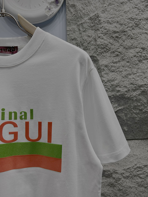 グッチスーパーコピー新しいアルファベットプリント半袖Tシャツ