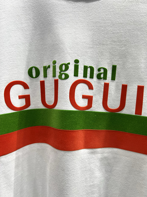 グッチスーパーコピー新しいアルファベットプリント半袖Tシャツ