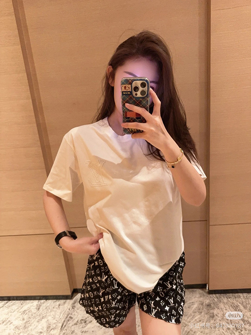 ルイヴィトンクラシックロゴ半袖Tシャツ
