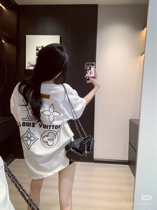ルイヴィトンクラシックロゴ半袖Tシャツ