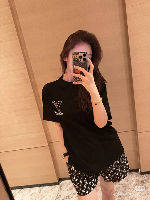 ルイヴィトンクラシックロゴ半袖Tシャツ