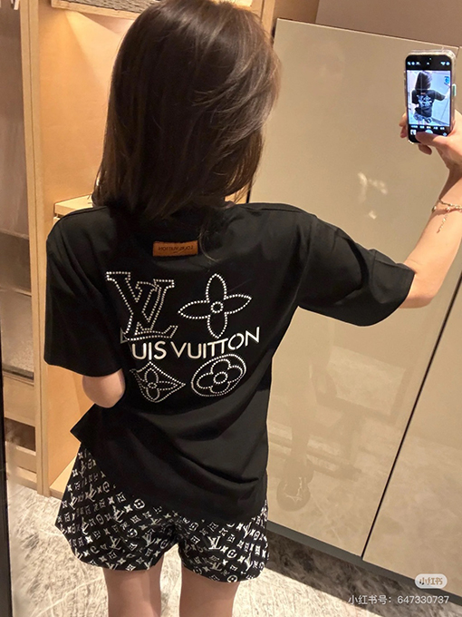 ルイヴィトンクラシックロゴ半袖Tシャツ